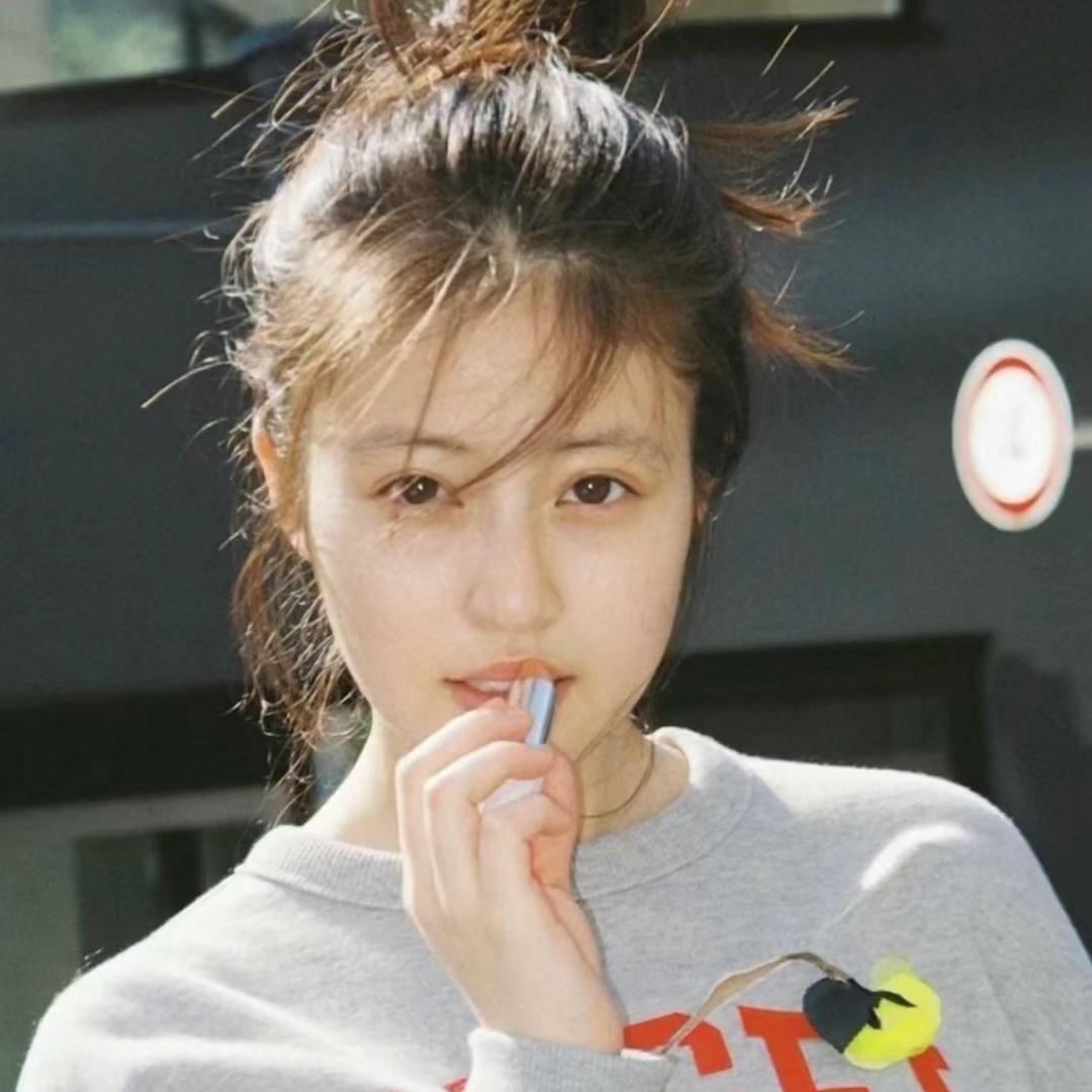 -小绿美女