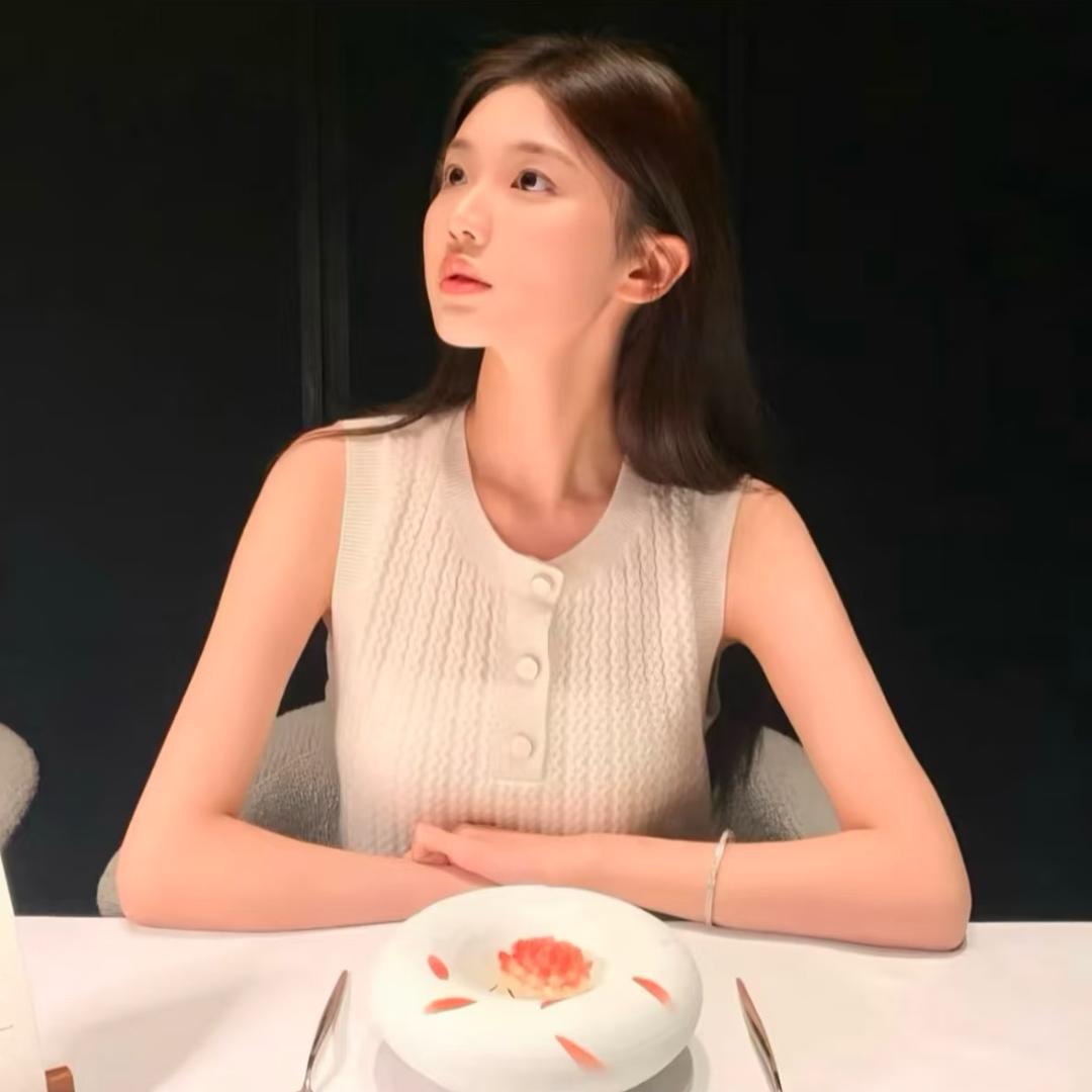 爱啃苹果的小姑凉^