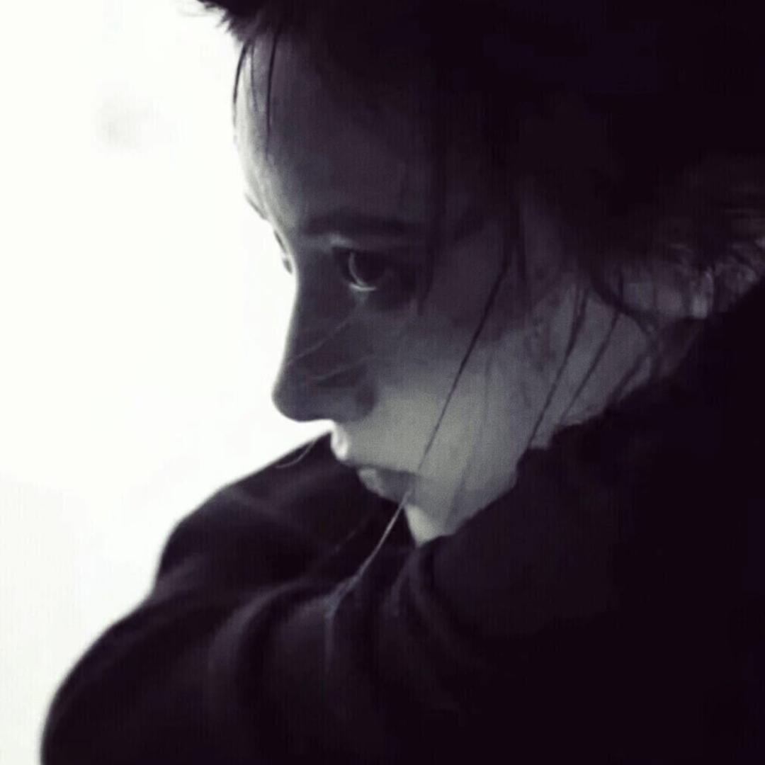 没欣.