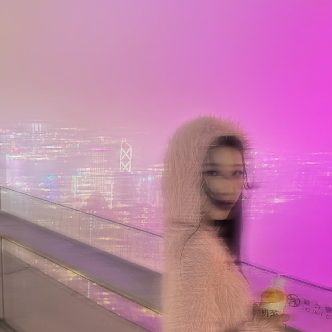 里里                 ✨