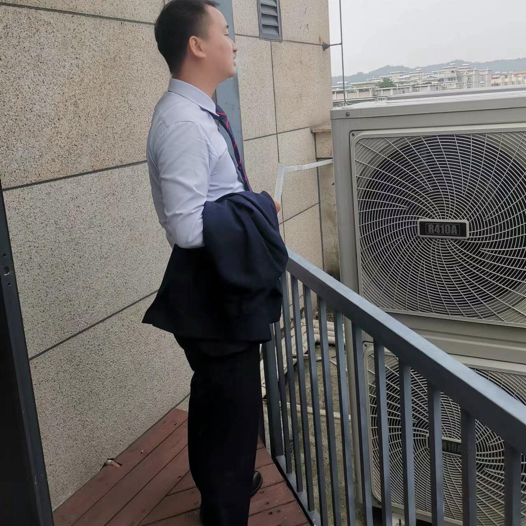 中山房探蟹老板