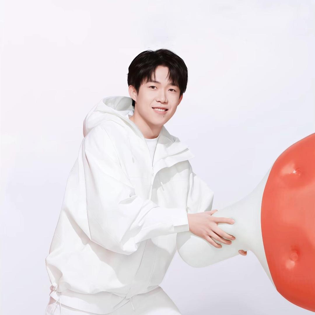 @爱豆嘴角有颗痣🍟