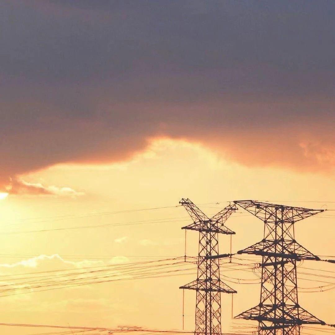 给倩倩做饭的姚先生