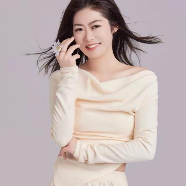 佳佳（好粗鲁）22号公司三周年庆典小助手