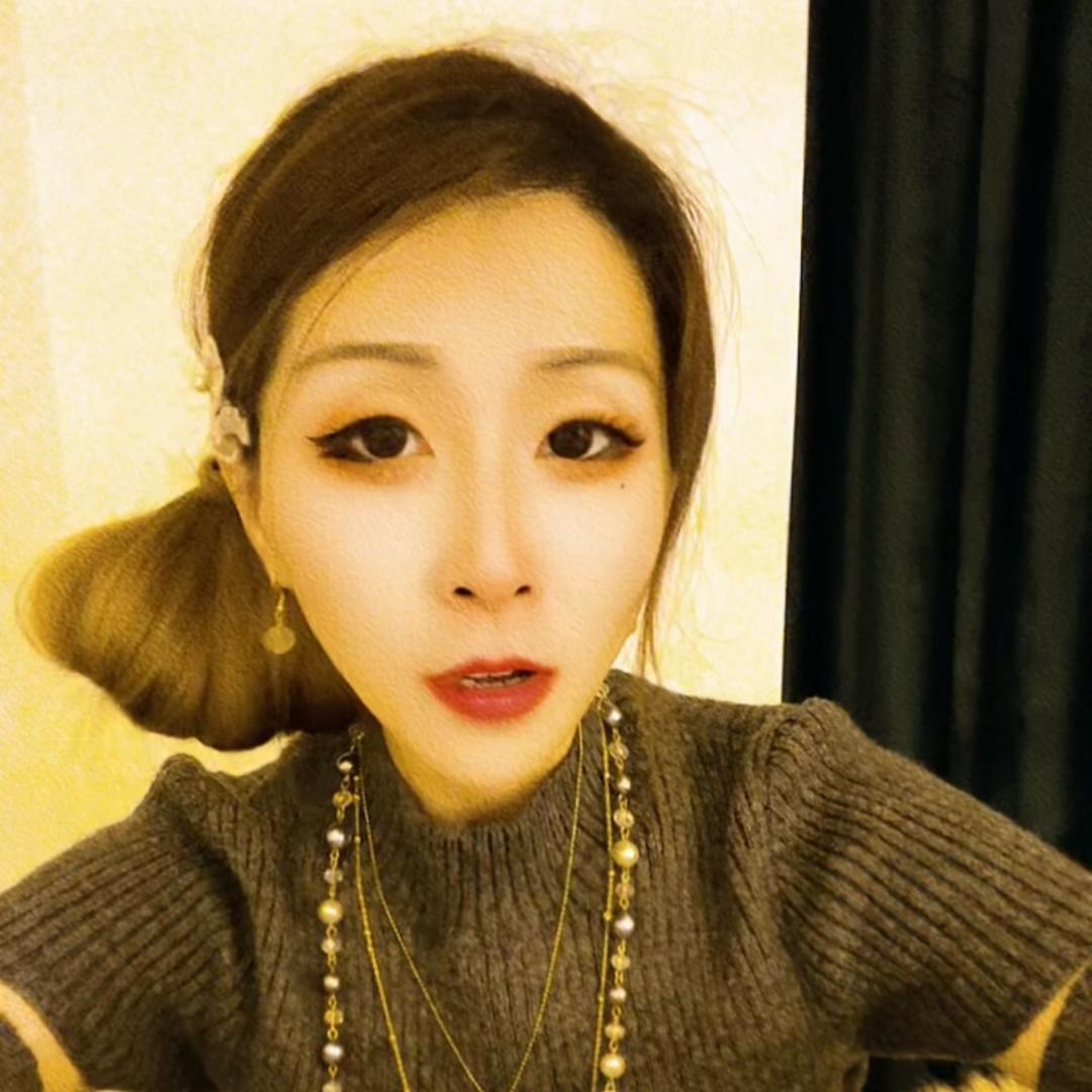 王 美女