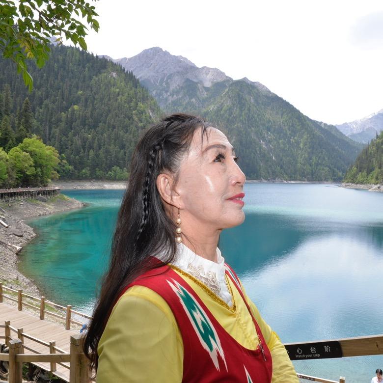 张玲