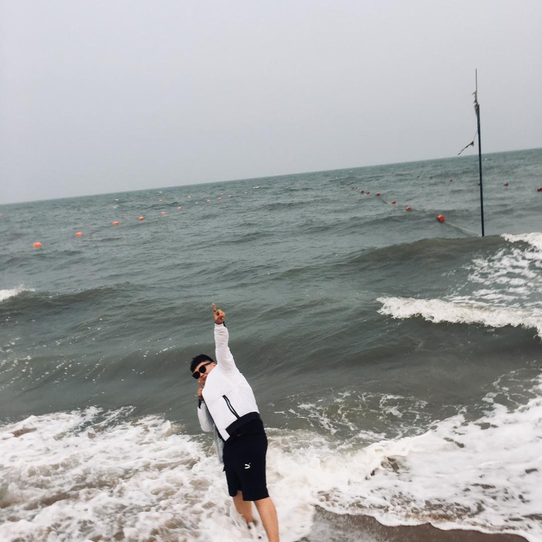辉.