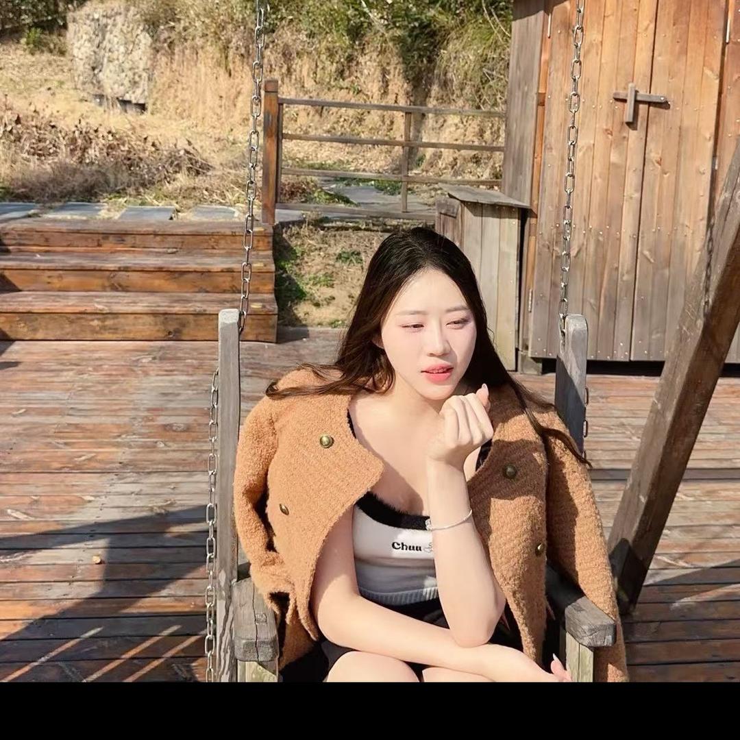 刘七七（珀莱雅双12大促抢跑！！）