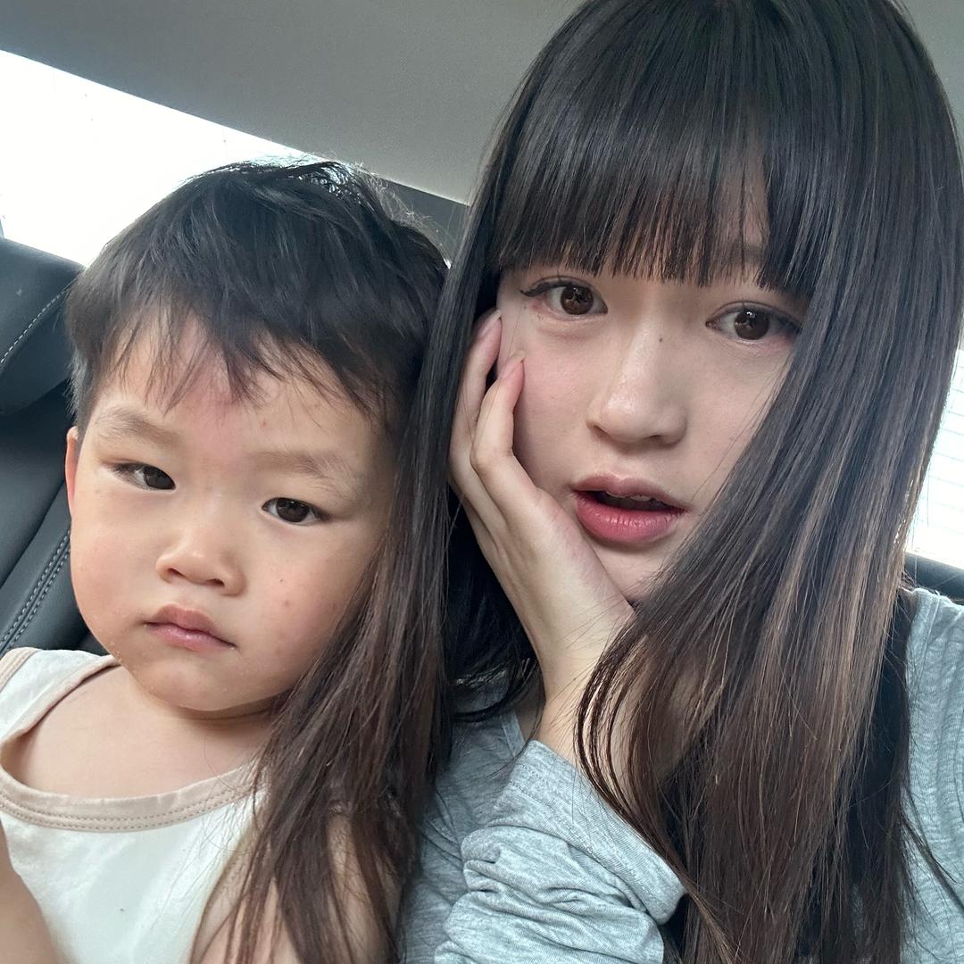 佳佳（三个孩子的妈）