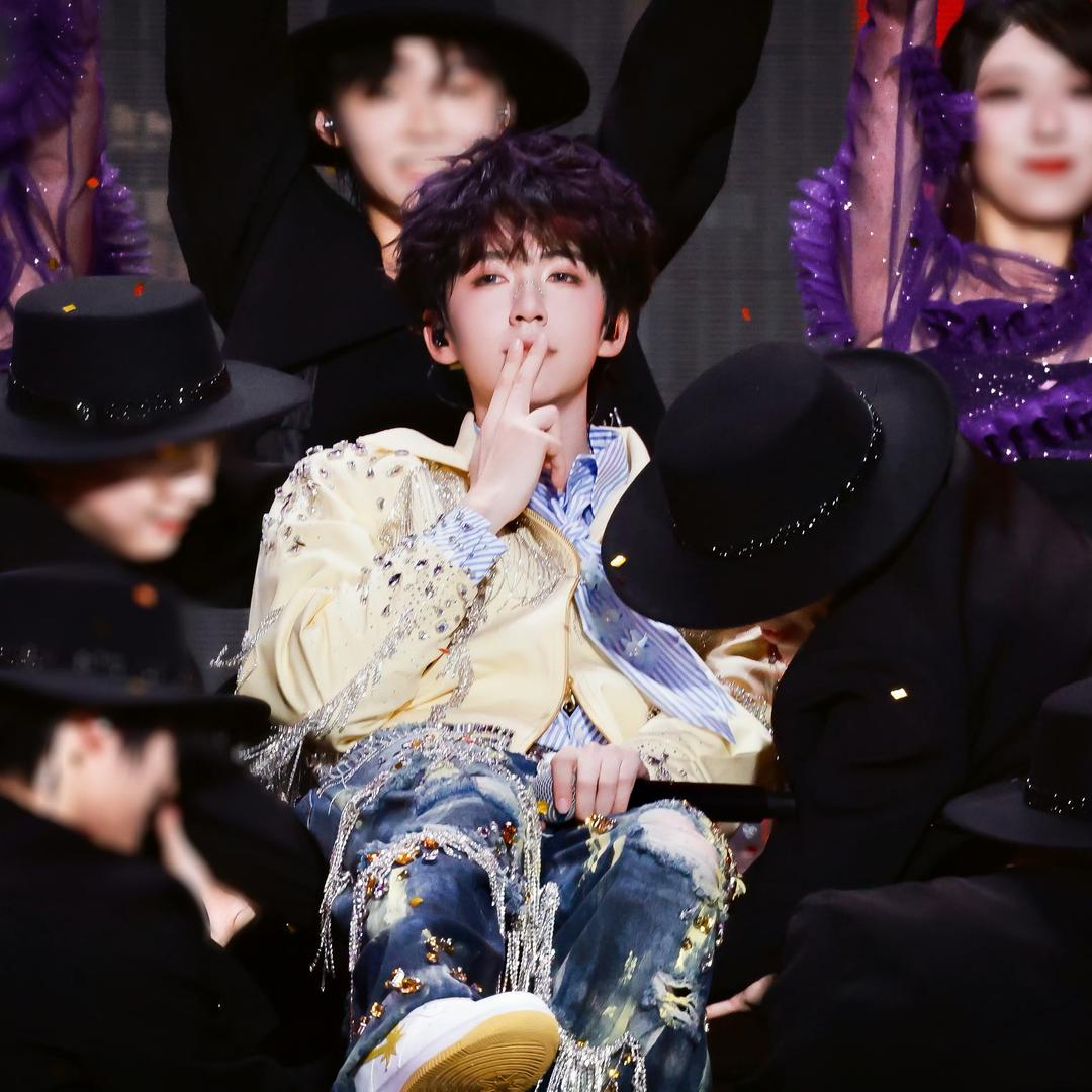 夕阳红老年腰鼓队队长（见过峻霖版