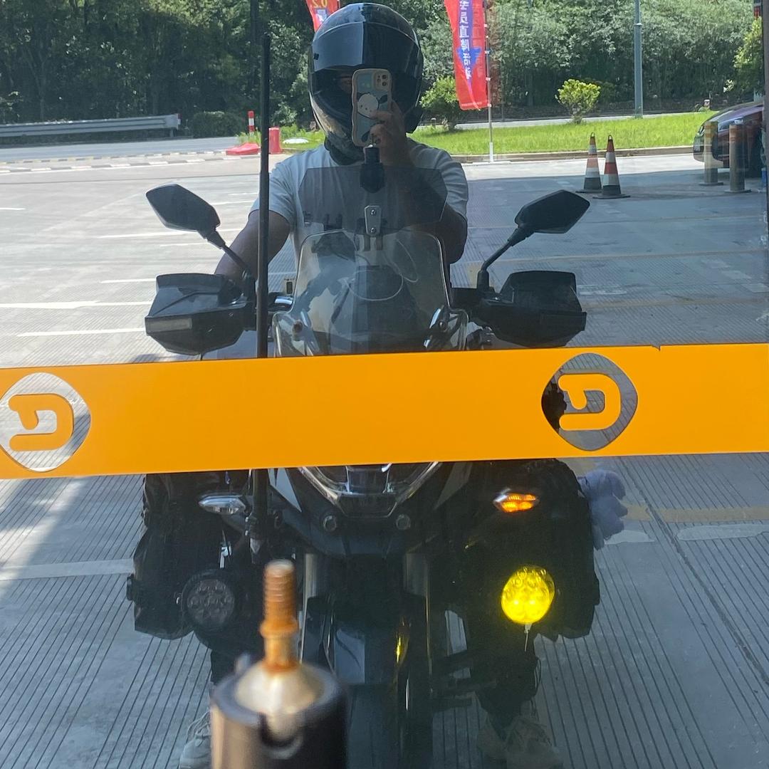 一辆摄影的ADV🏍️📷