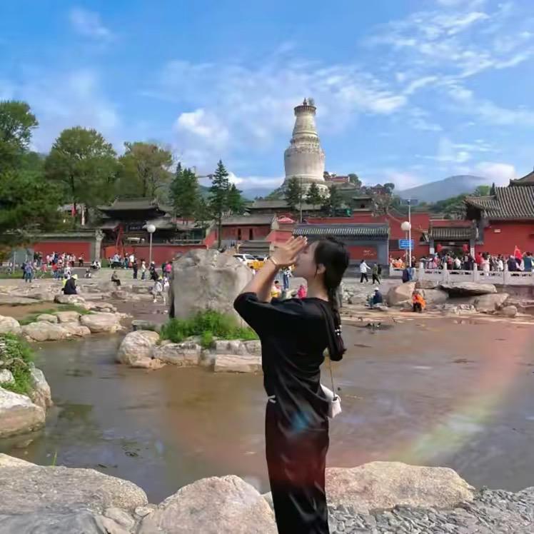 小青在五台山（观住=点灯）