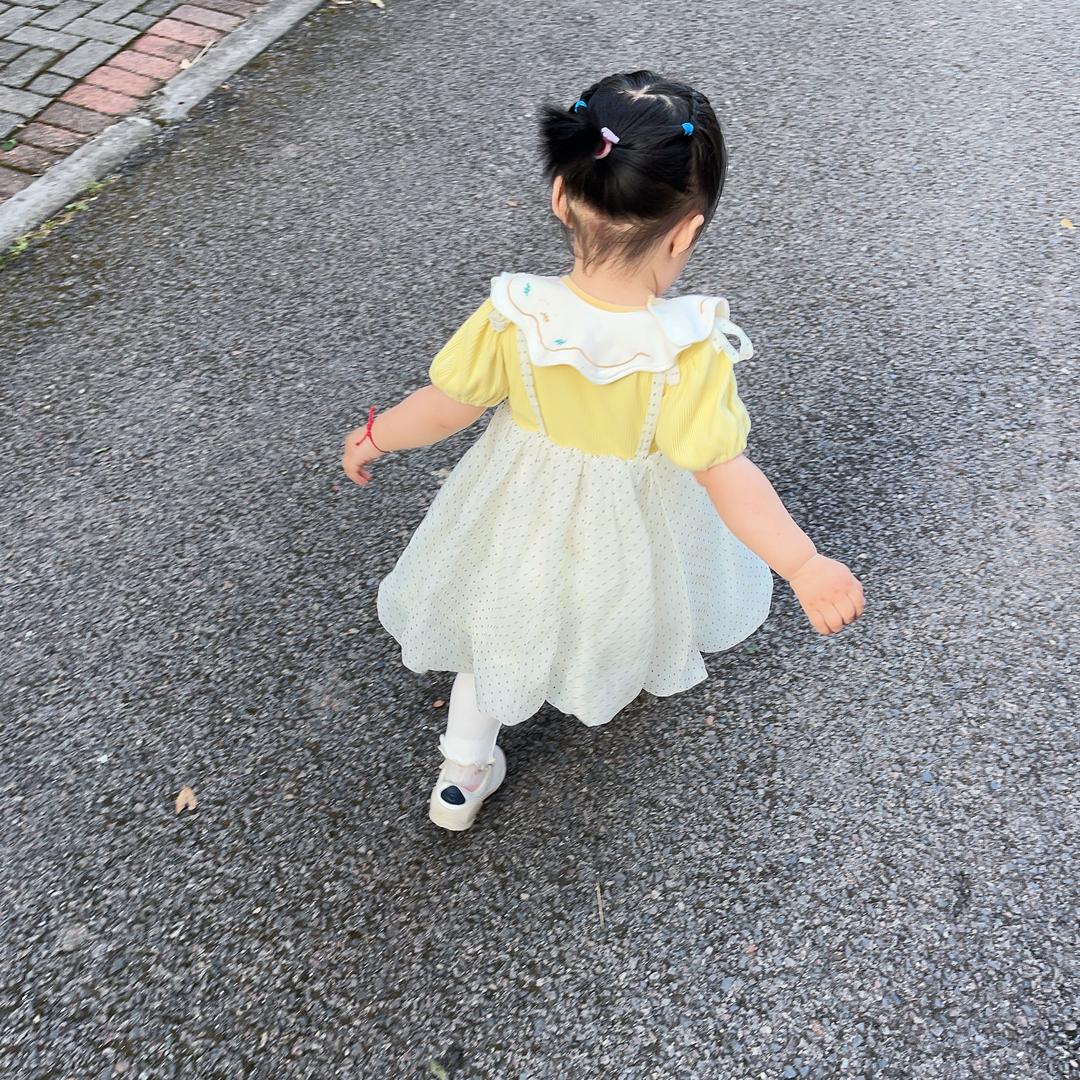 小舒彤