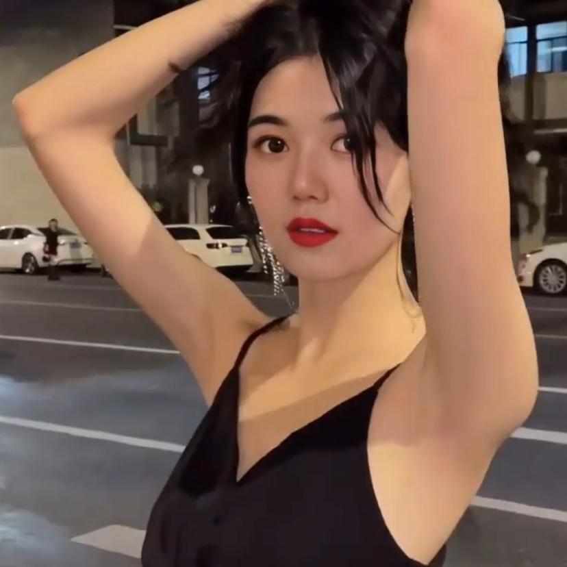 梁弄牌坊的黄小姐