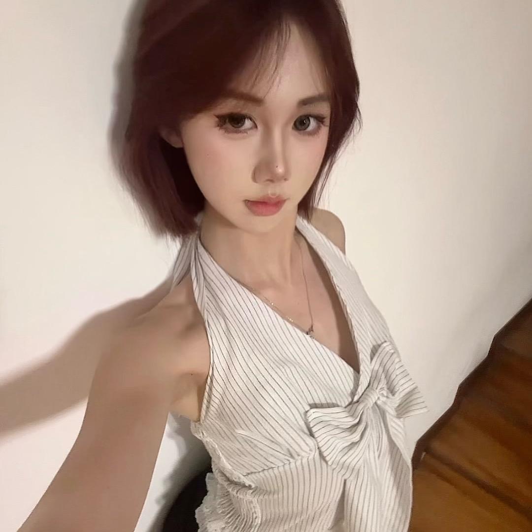 阿梓.
