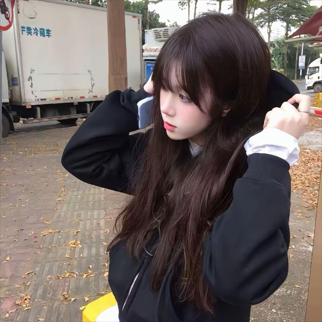 顾德拜头像