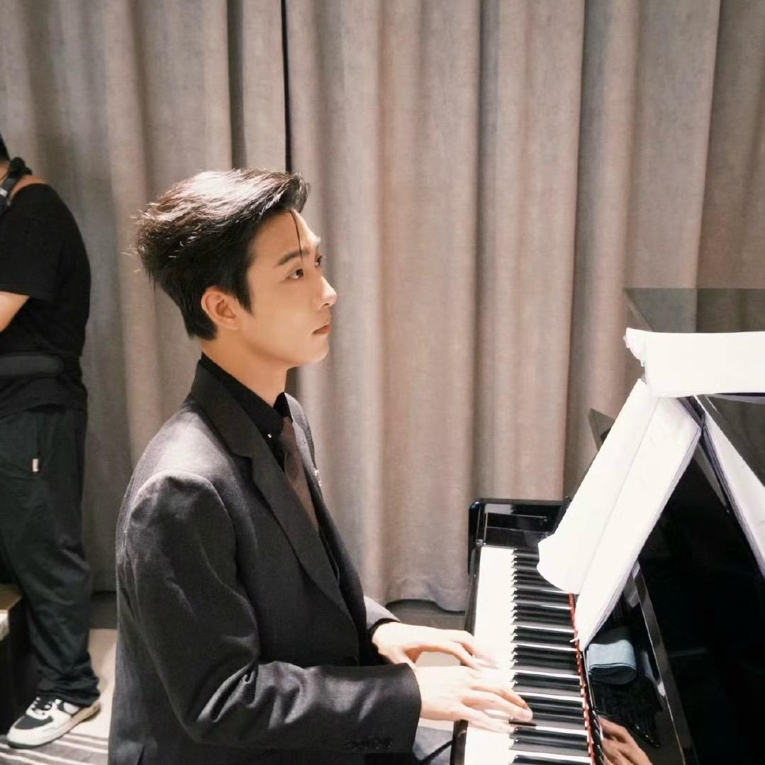 Austin-姚姚姚姚姚乐（上学中）