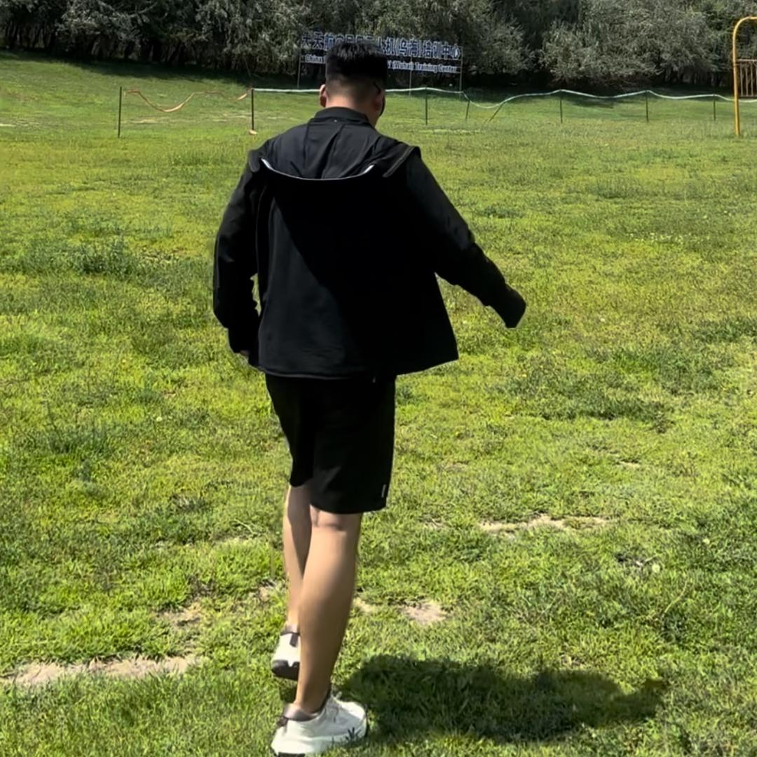 佳明.
