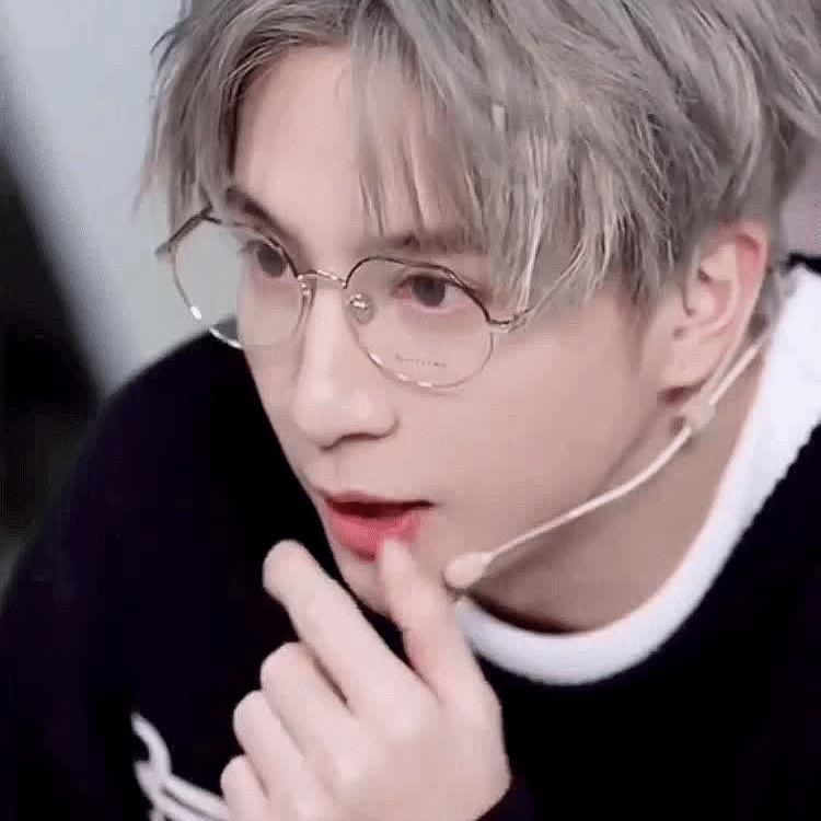 爱吃鱼的花子