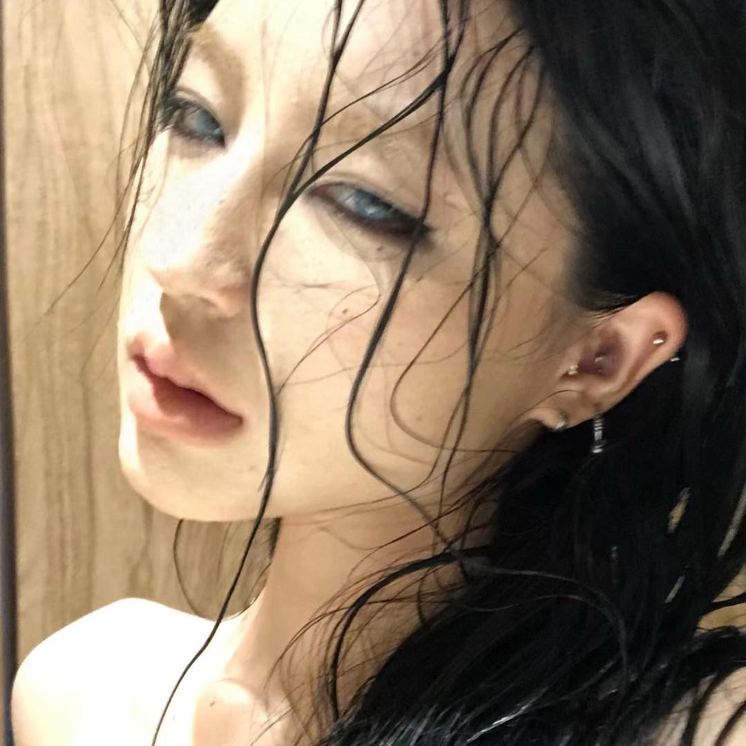 瑟曼萨_Samantha🐜