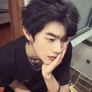 臭狗熊😑