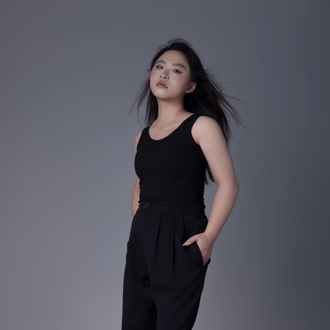 婧楠——重生当化妆师
