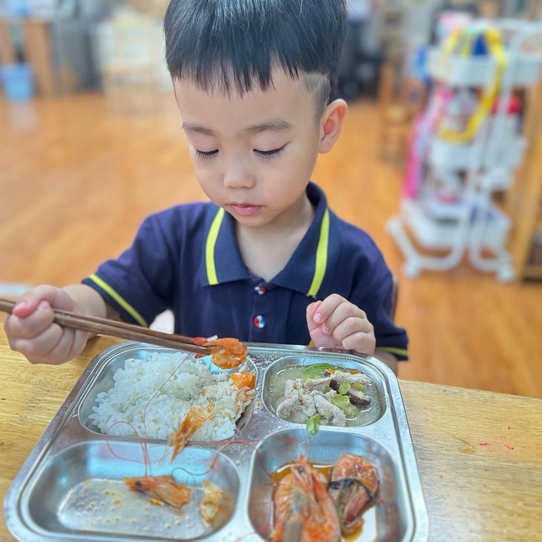 说话有特色的小李