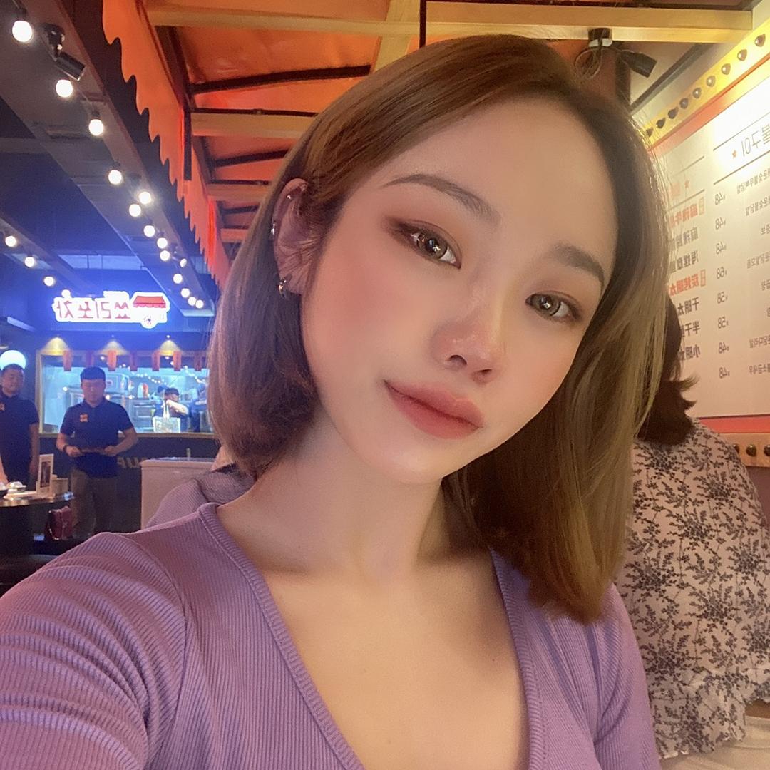 小巨人丽丽穿搭