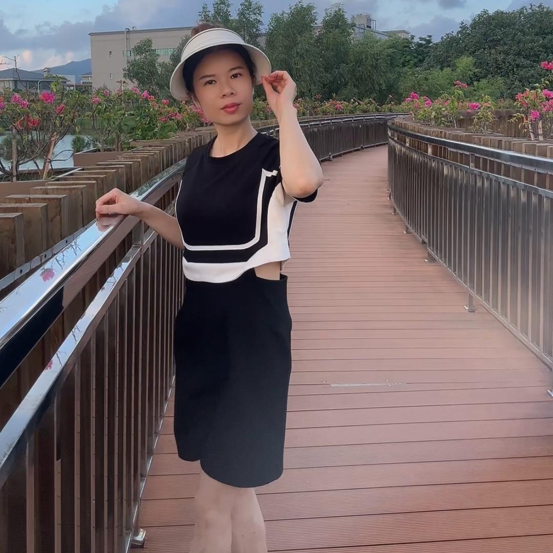 英子