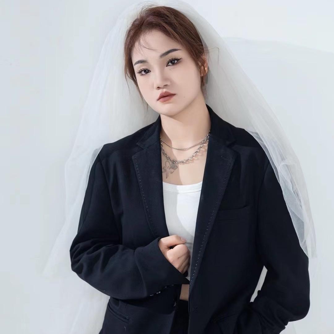 沿河萱萱👑