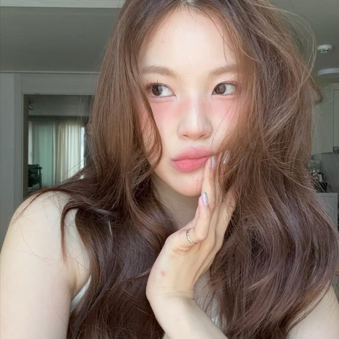 偷偷转个圈。