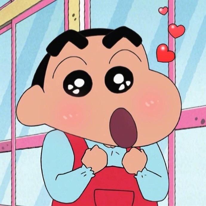 张依依.