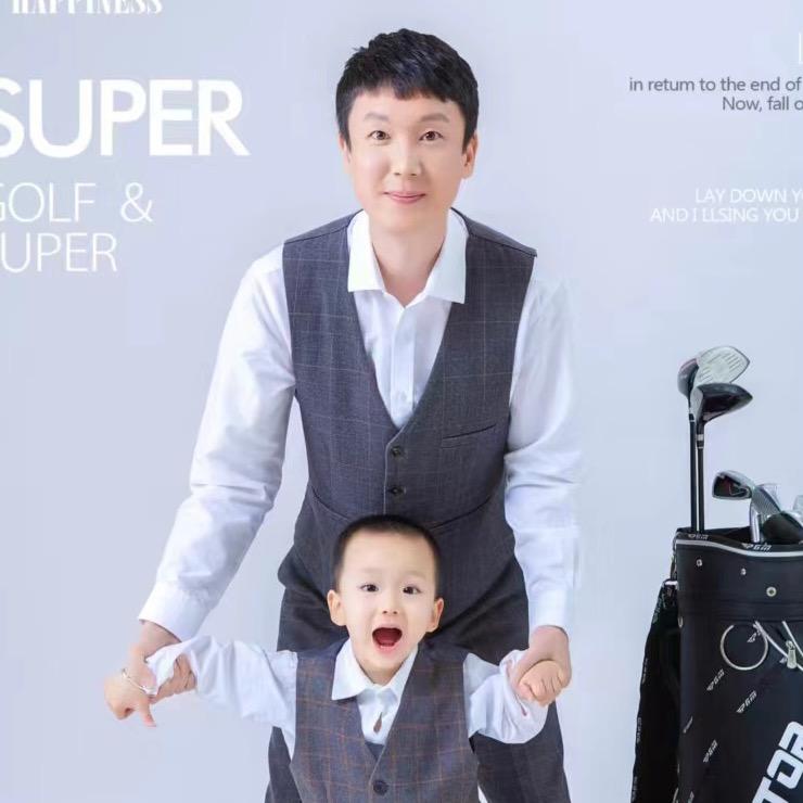 许宏权的服装染色工作室