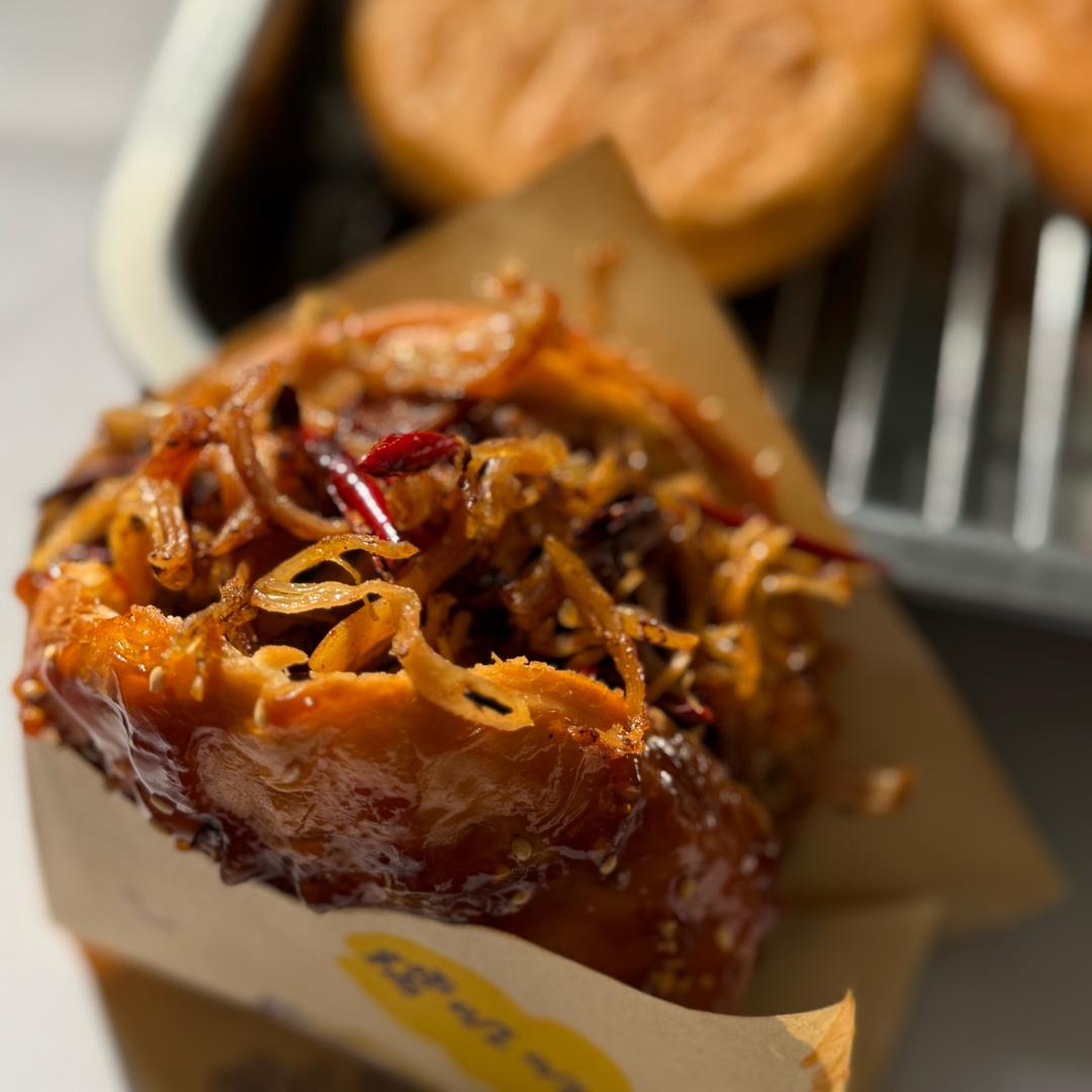 固安南关夜市糖醋鸡丝饼