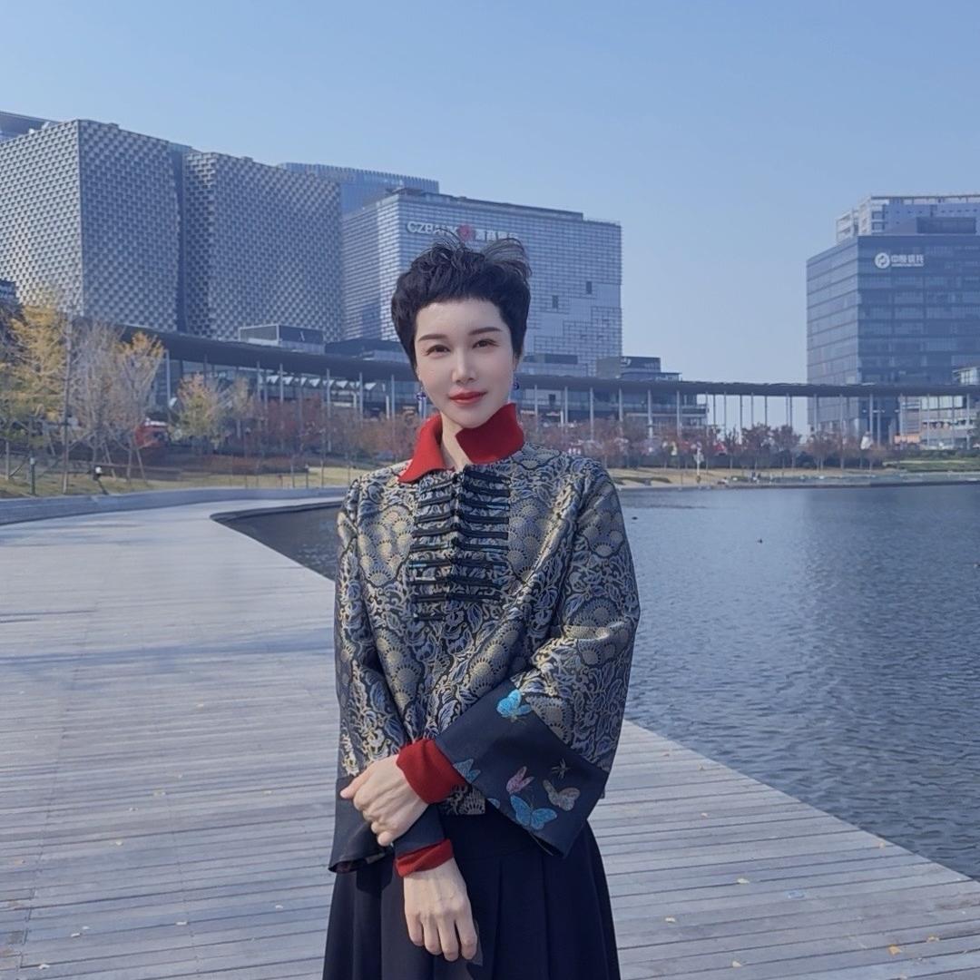 王同学专属晶饰店