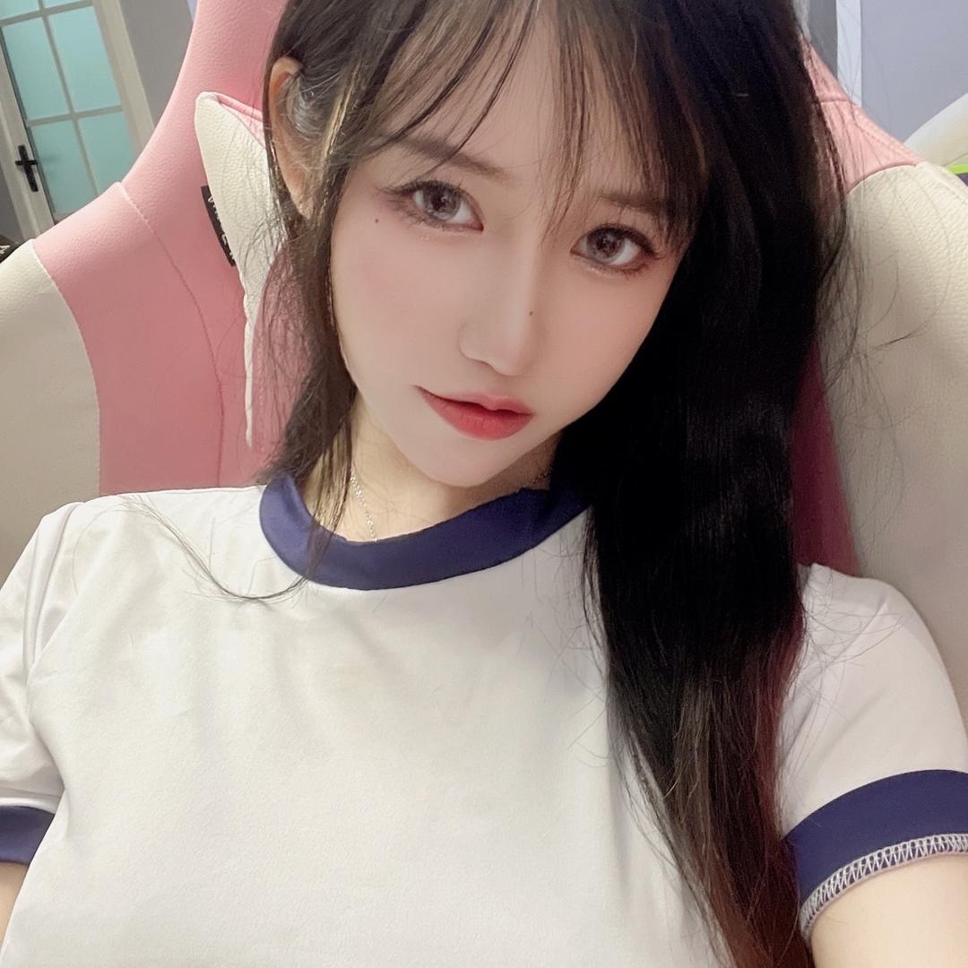 小兔子吃大灰狼