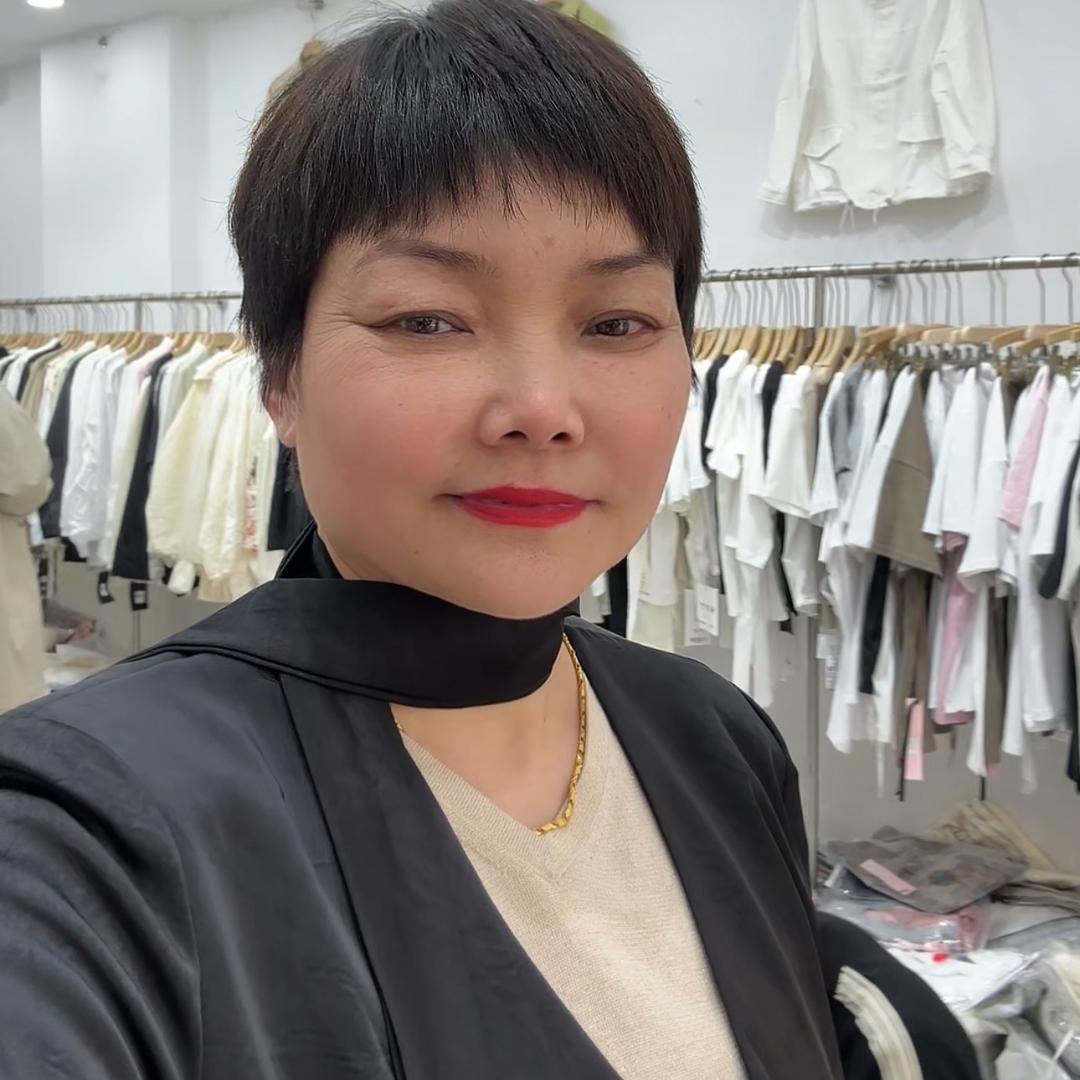 靓衣阁服饰批发