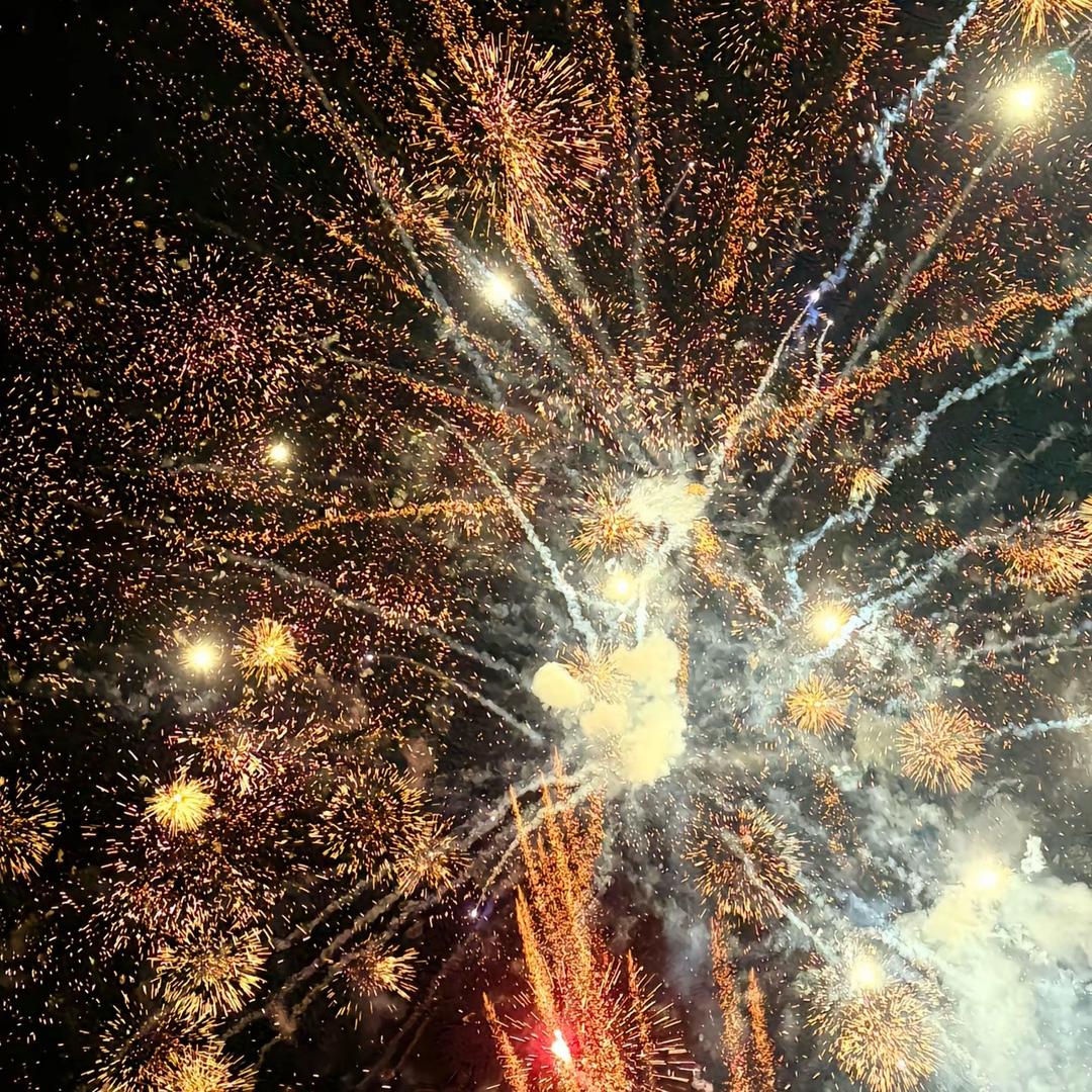 不服气的瑜伽女孩