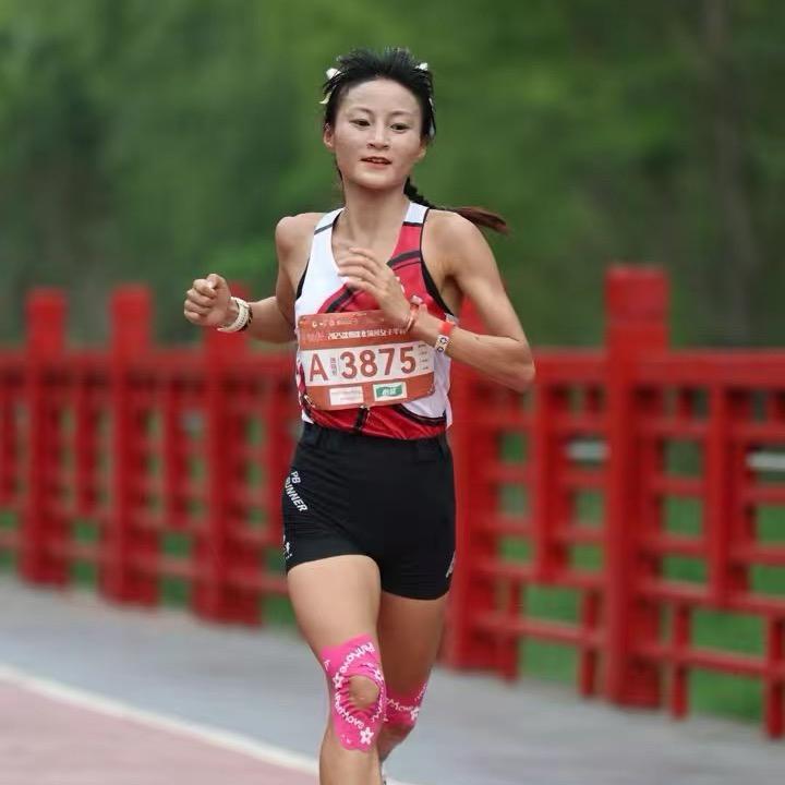 双胞胎妹妹唐晓芳