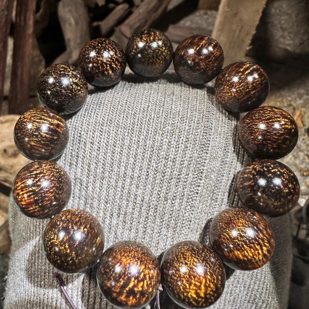 盛世贡木工艺品店