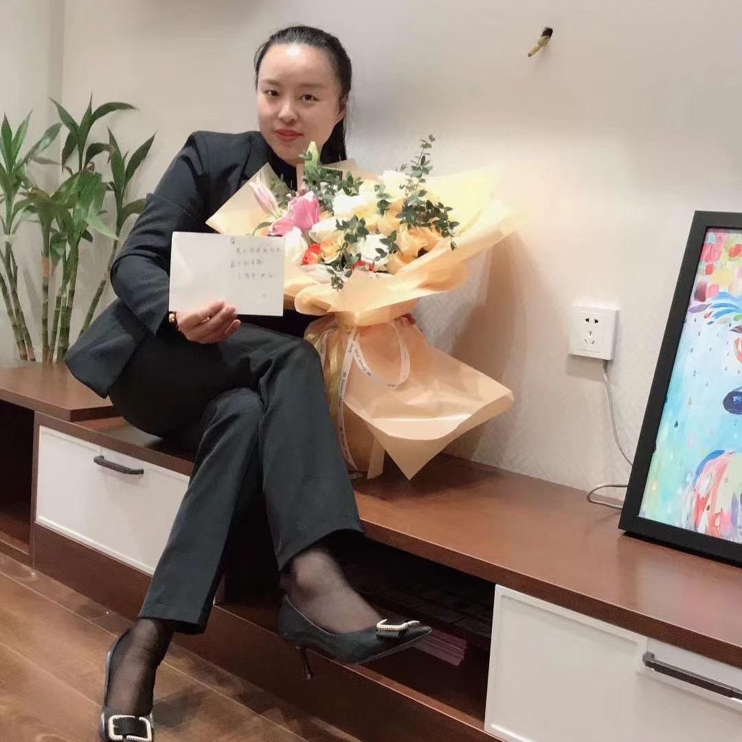 👩霞