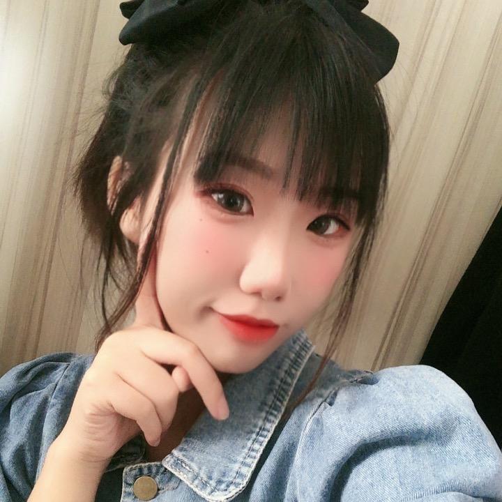 朵洋时尚轻奢女装