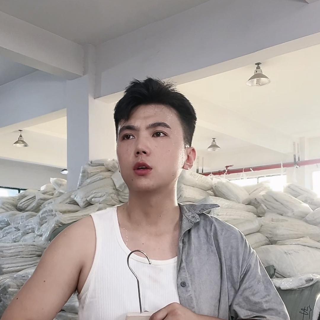 濮院小何总羊毛羊绒工厂店