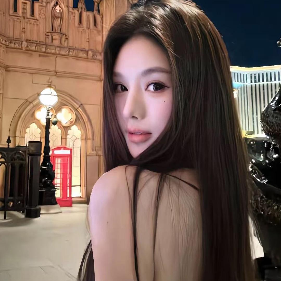 女