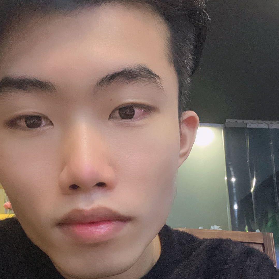 发 财 黄
