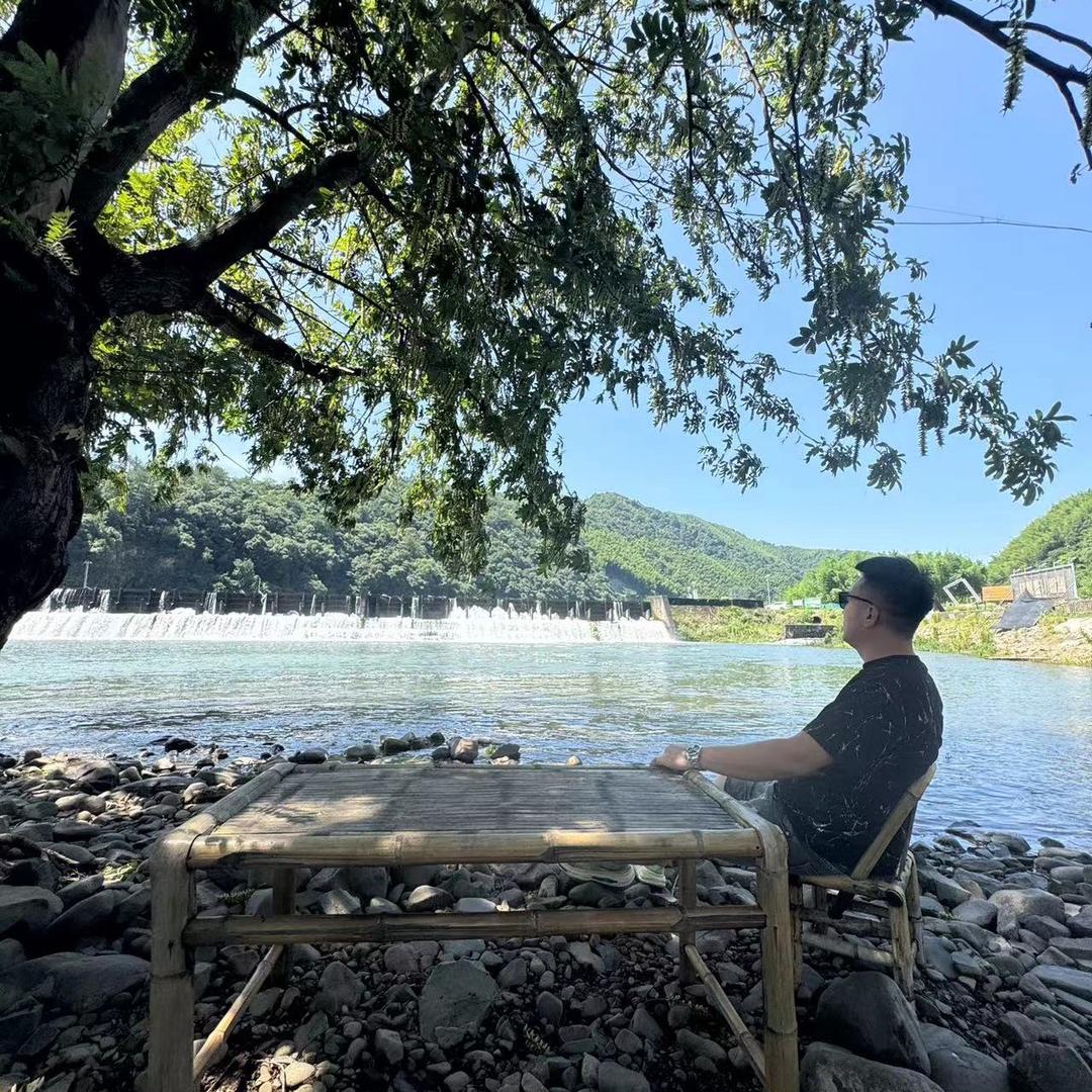 颍上诗帝尼门窗 乐致木门 尤杰