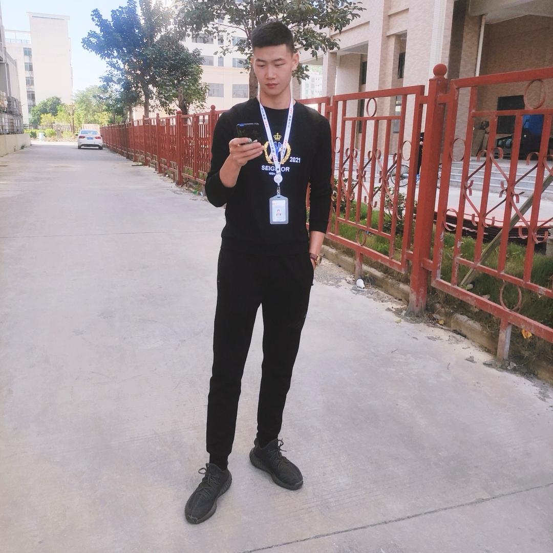 灯下尘