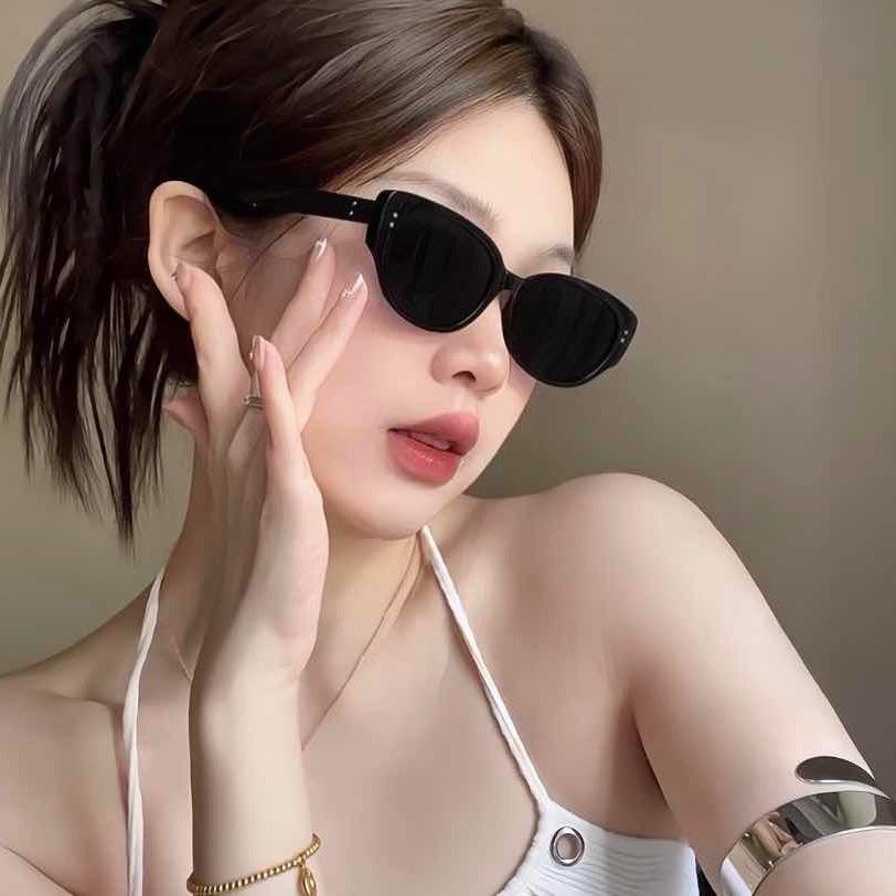YI.