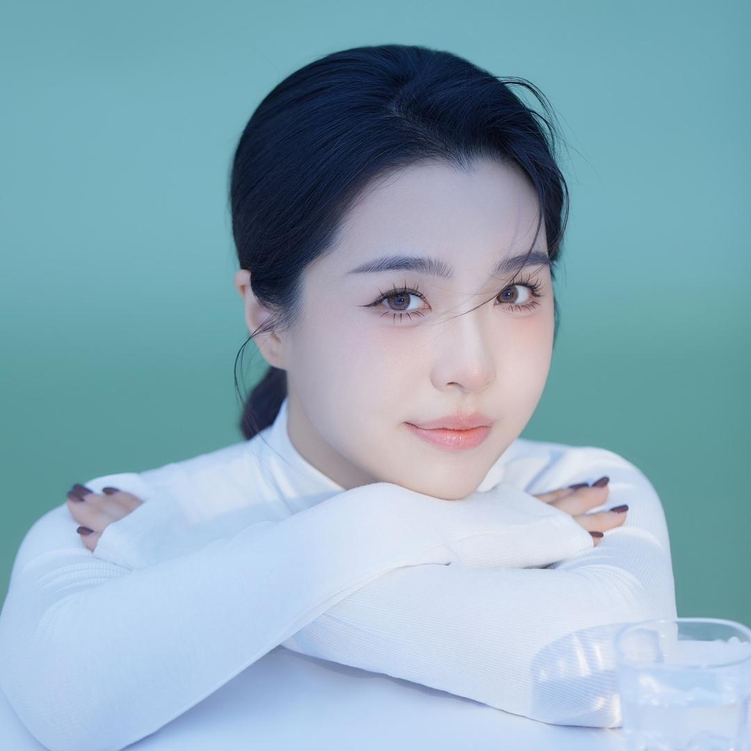 超爱看脸的欣欣子
