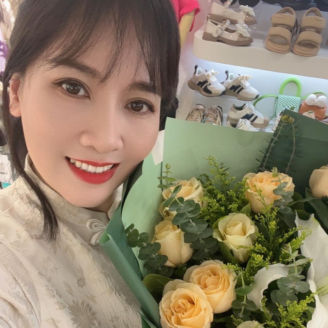 柳州保利～小资范品牌童装集合店